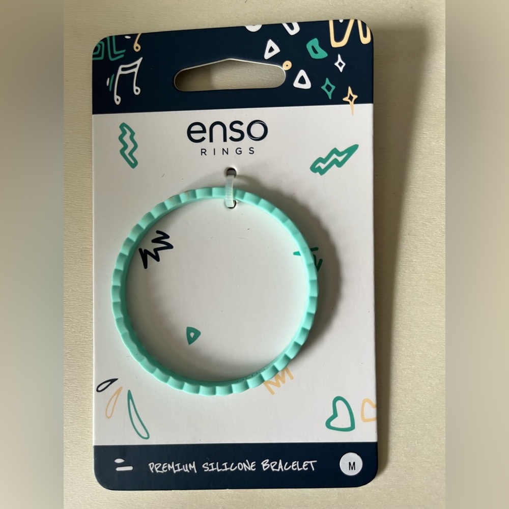 NIP Enso rings medium silicone bracelet new in package